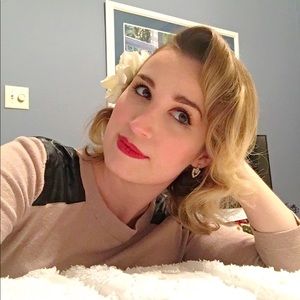 Meet your Posher, Roxanne